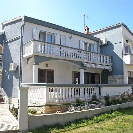 4 Apartment