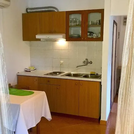 4 Apartment Kukljica